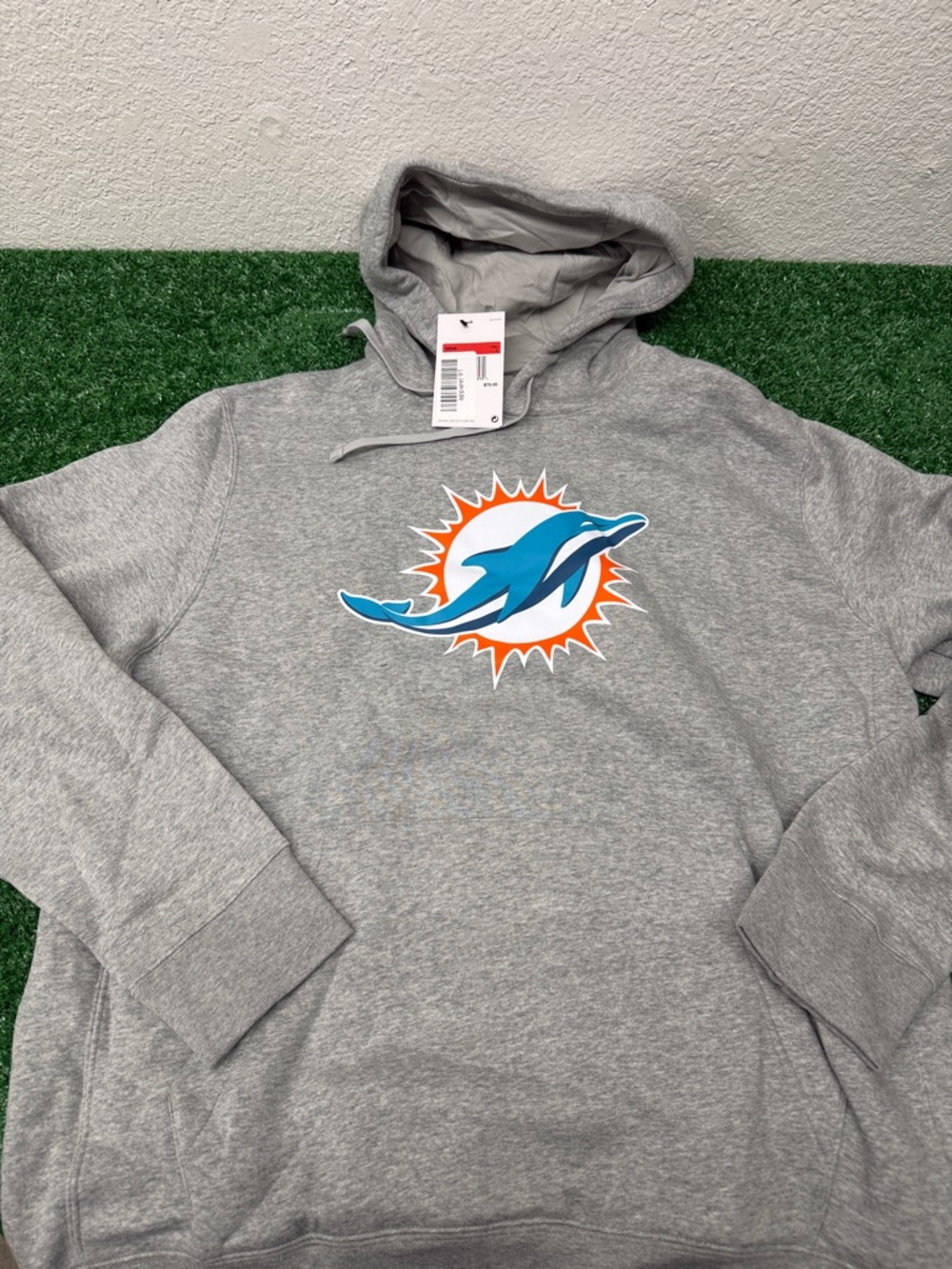 Nike Miami Dolphins Pullover Hoodie  NWT Size Large insulated hood, soft & cozy